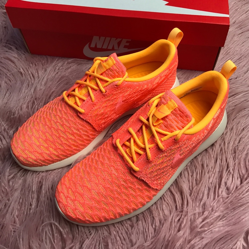 NWT Nike roshe one Flyknit - Picture 6 of 8
