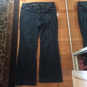 Boot cut comfy jeans