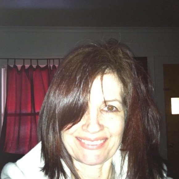 Meet your Posher, Beverly - Picture 2 of 2