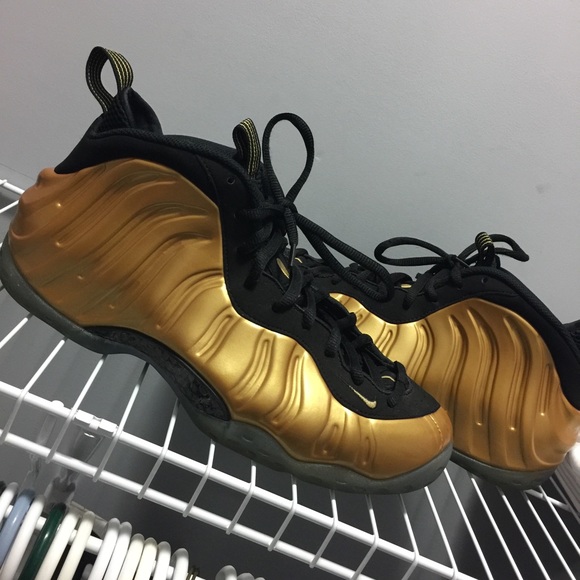 Nike foamposite one gold