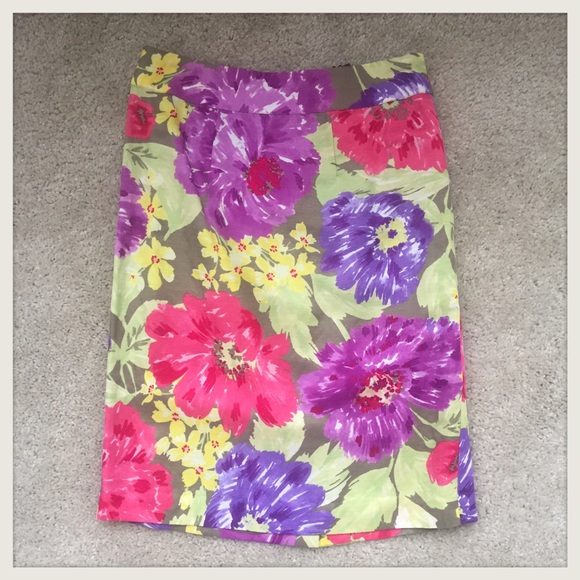 BR Floral Pencil Skirt size2 (NWT)
