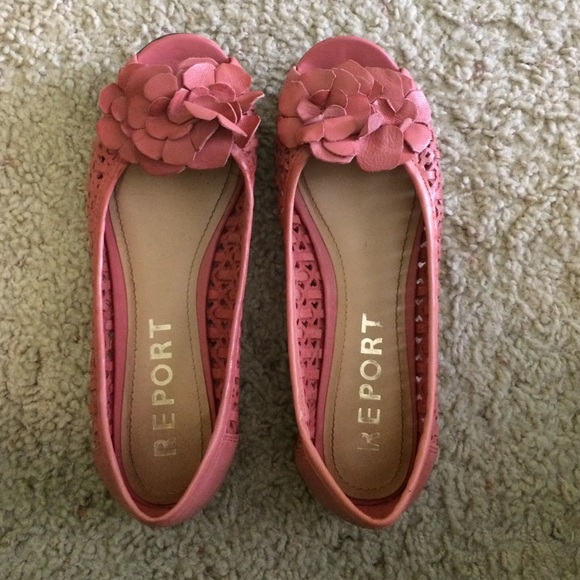 REPORT open toed flats