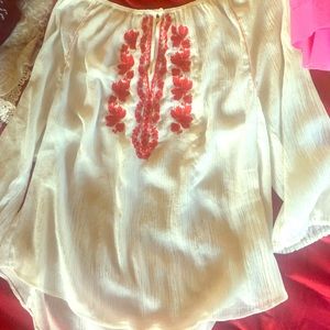 white hollister shirt