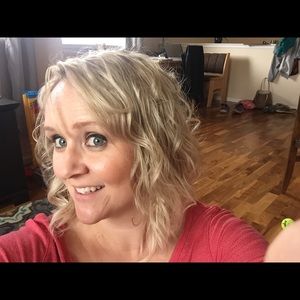 Meet your Posher, Eva