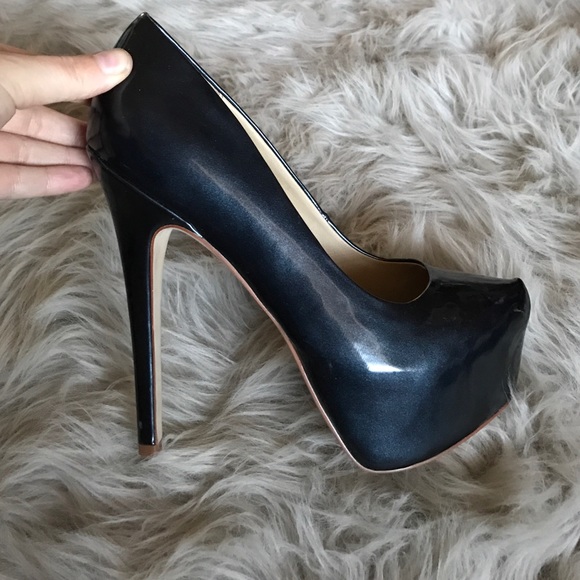 Steve Madden Charcoal Platform Pumps 6.5