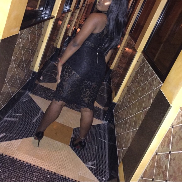 Black Lace Bodycon Dress - Picture 2 of 2