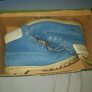 Women's size 9.5 blue timberland boots