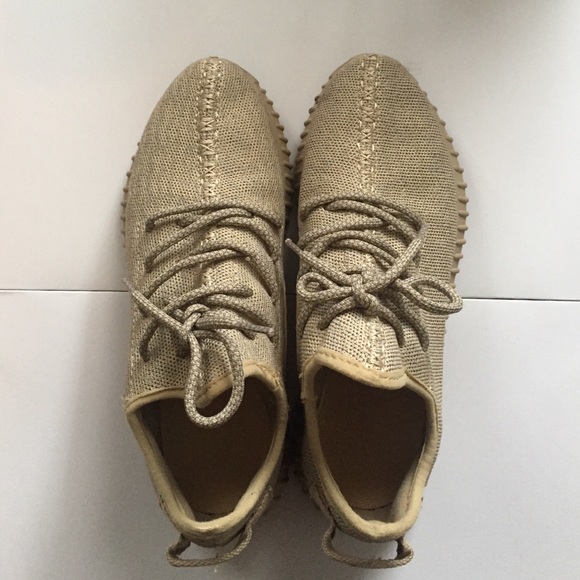 Tan Yeezy's