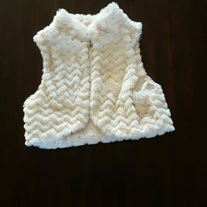 Fuzzy vest girls size 7/8