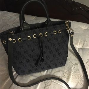 D&B tote