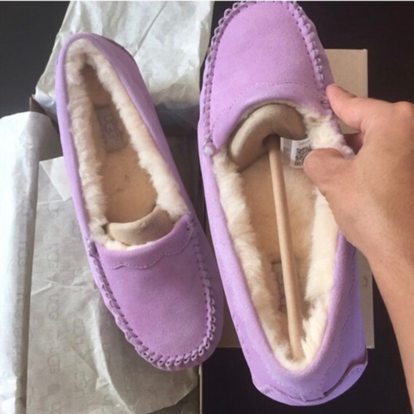 UGG authentic scalloped lilac bloom moccasins Sz 8 - Picture 2 of 4