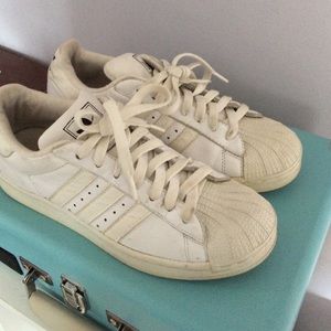 white Adidas Superstar shoes sneaker