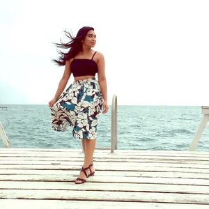 Tropical flowers skirt & lace detailed top