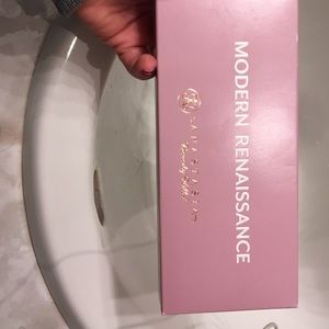 Brand new eyeshadow pallet