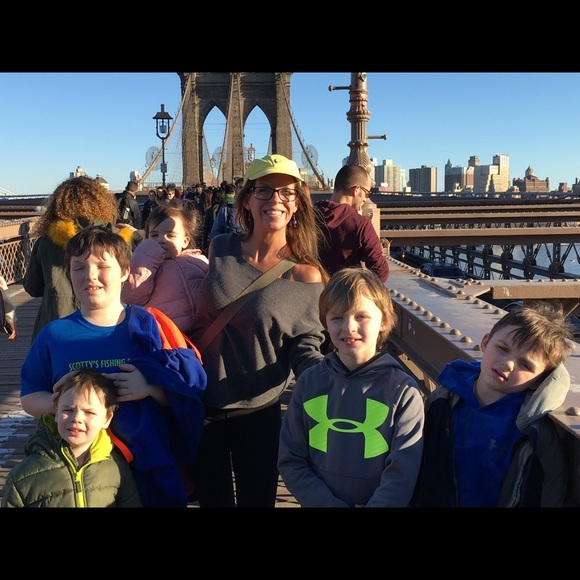 Meet your Posher, Lori - Picture 2 of 8