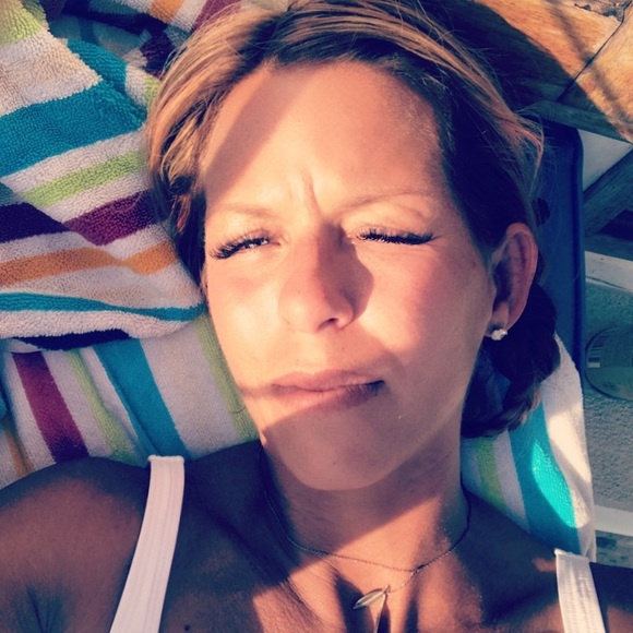 Meet your Posher, Lori - Picture 4 of 8