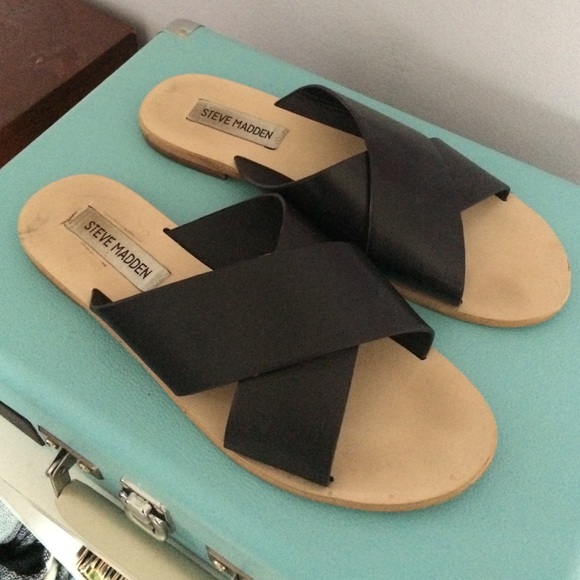 Steve Madden black sandals