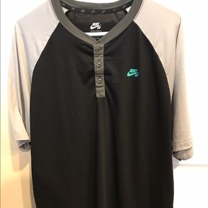 Men's Nike dri fit shirt
