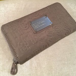 ❤️️❤️️NEW Marc Jacobs wallet style M 3pe038