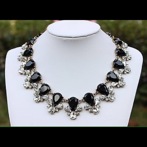 Vintage Gold Lady Costume Jewelry Black Teardrops - Picture 5 of 7