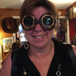 Meet your Posher, Carina