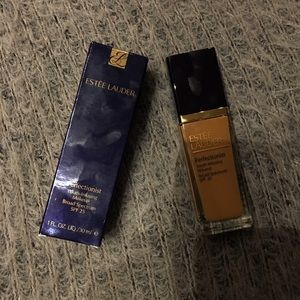 ESTĒE LAUDER Perfectionist Foundation