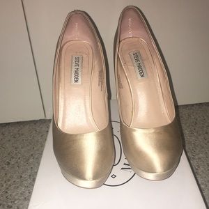 Steve Madden champagne pumps
