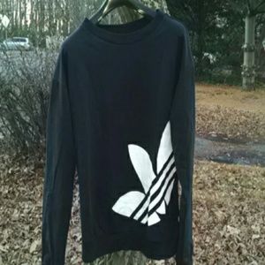 Adidaa original swearshirt.  Super stylish