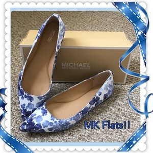 Michaels Kors Flats -size 10