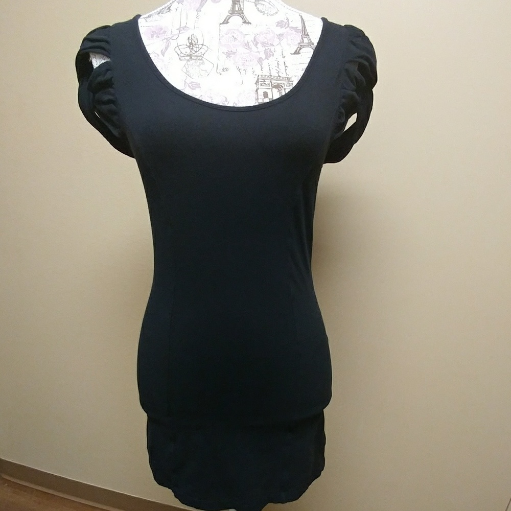 🎉🆑🎉FREE PEOPLE little black dress. - Picture 2 of 4