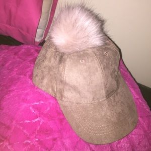 Pom pom Baseball Hat