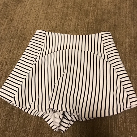 Black and white skort