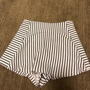 Black and white skort