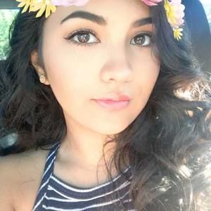 Meet your Posher, Isabeau