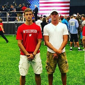 Meet your Posher, Logan