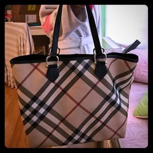 Burberry tore bag
