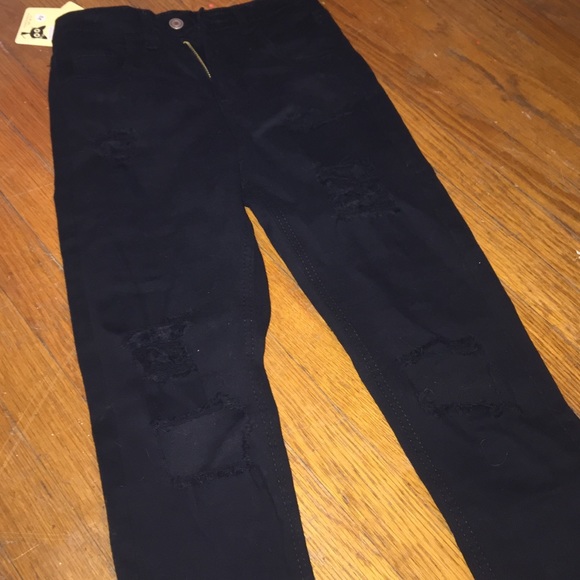 Ripped skinny jeans