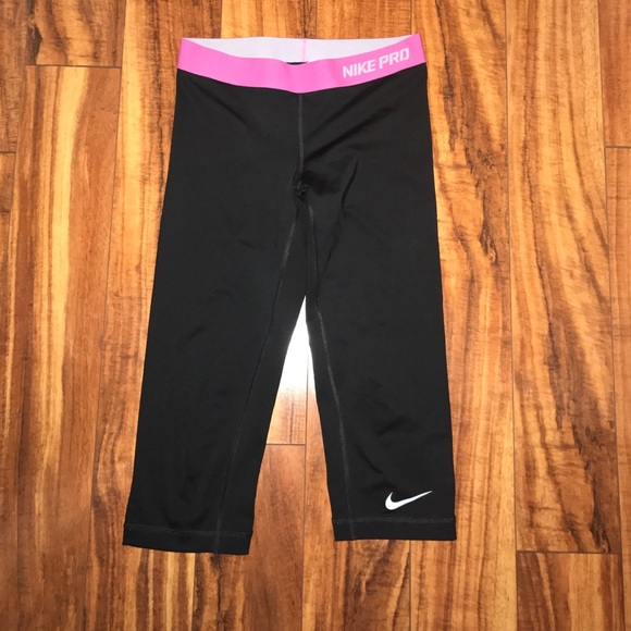 Nike Pro Capris