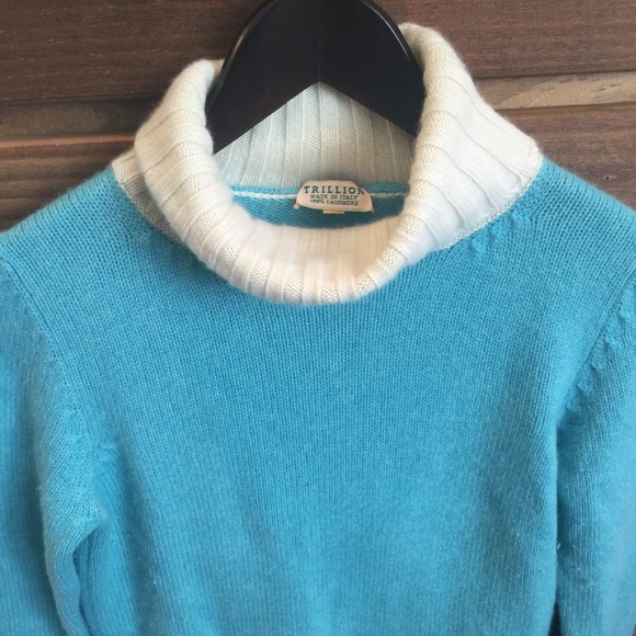 Turquoise cashmere turtleneck
