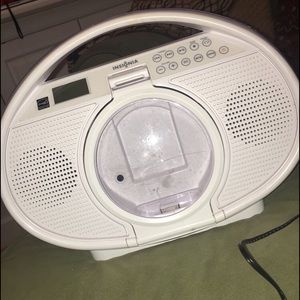 Insignia BS-B4113 Water-Resistant Boombox