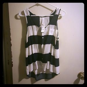 Sleeveless button up shirt