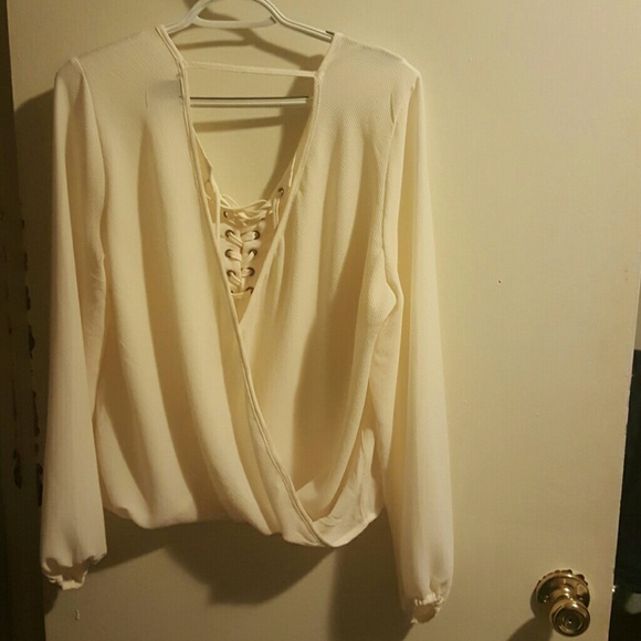 Blouse.. - Picture 2 of 2