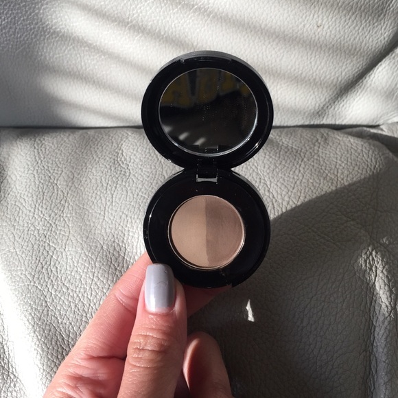 ABH Brow Powder Duo | Dark Brown - Picture 3 of 3
