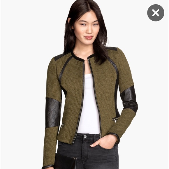 SALE 🤗Faux leather and army green fitted jacket!