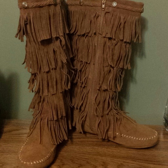 Moccasin boots