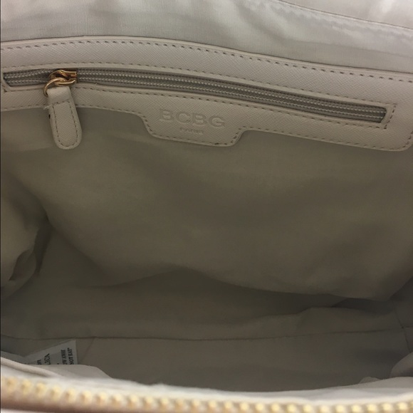 ❤️Last one ❤️BCBG Paris Scarf Story handbag - Picture 4 of 5