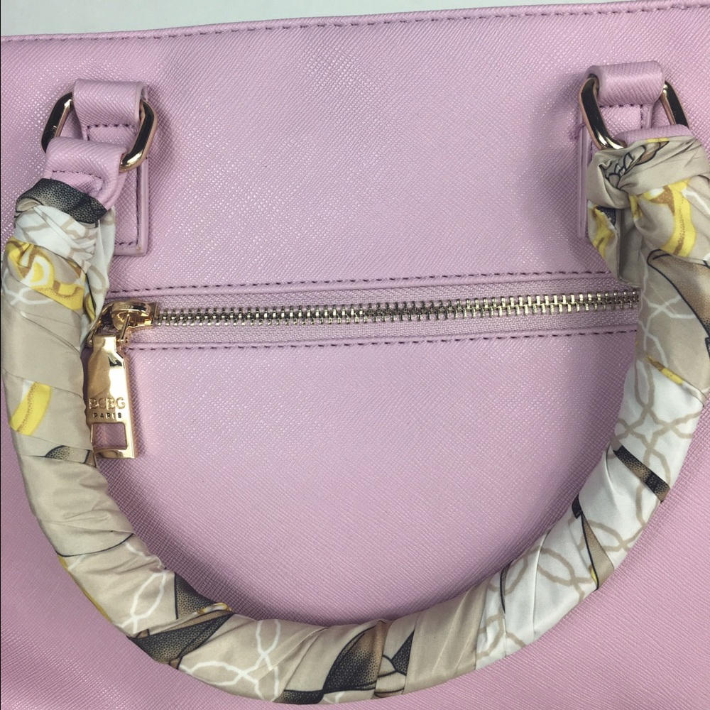 💖Sold 💖BCBG Paris Scarf Story satchel bag - Picture 7 of 8