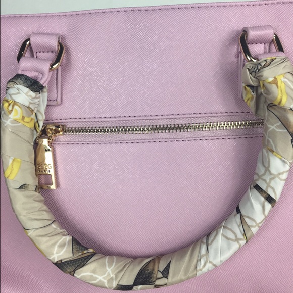 💖Sold 💖BCBG Paris Scarf Story satchel bag - Picture 7 of 8