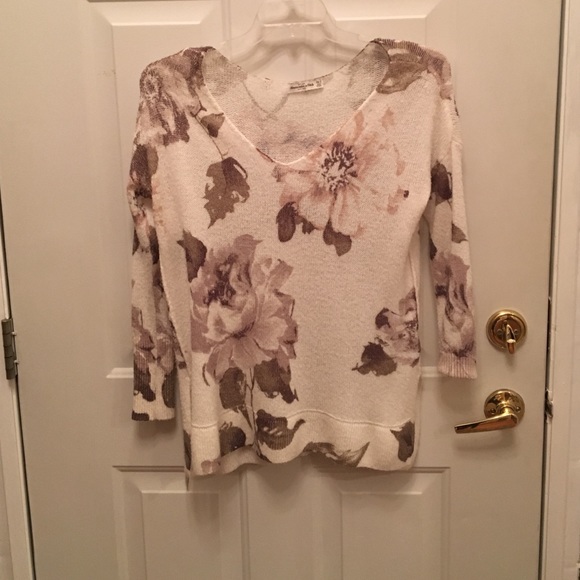 Abercrombie & Fitch v-neck sweater