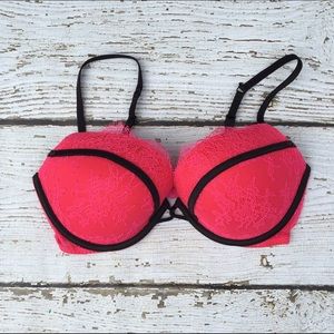 Victoria's Secret 34DD pink bra